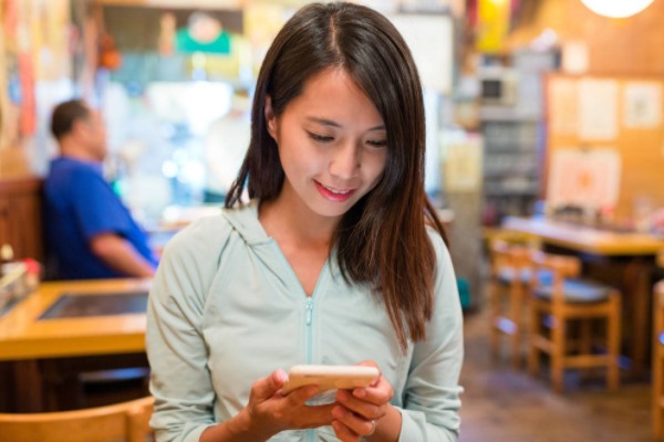 陌陌上女生为何总要加微信？